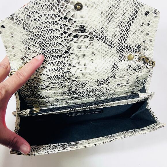 Vans Hi-Jinks Wallet Purse Handbag Crossbody Snakeskin Metal Strap Chain Button - Picture 4 of 10